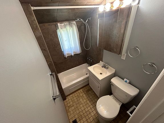 5th image of 633-635 Weston Way