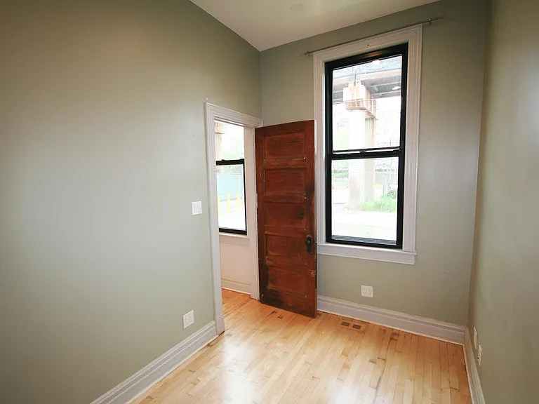 2862 W 21st St #1R — Photo 5