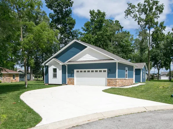 26169 Lake Terrace Cir, Elkhart, IN 46514