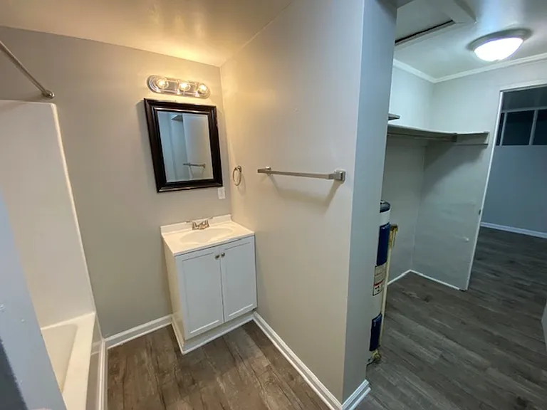 204 Courtyard Cir — Photo 20