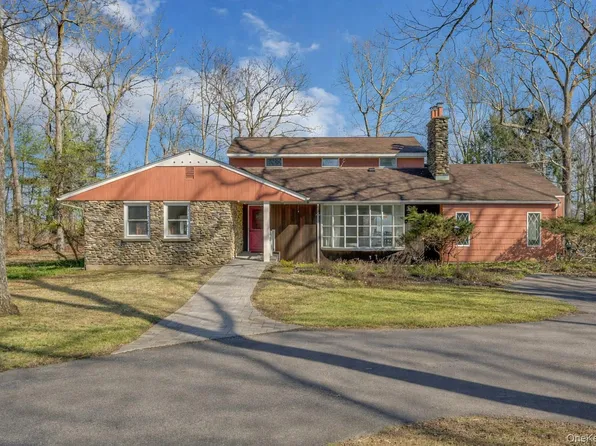 16 Young Road, Katonah, NY 10536
