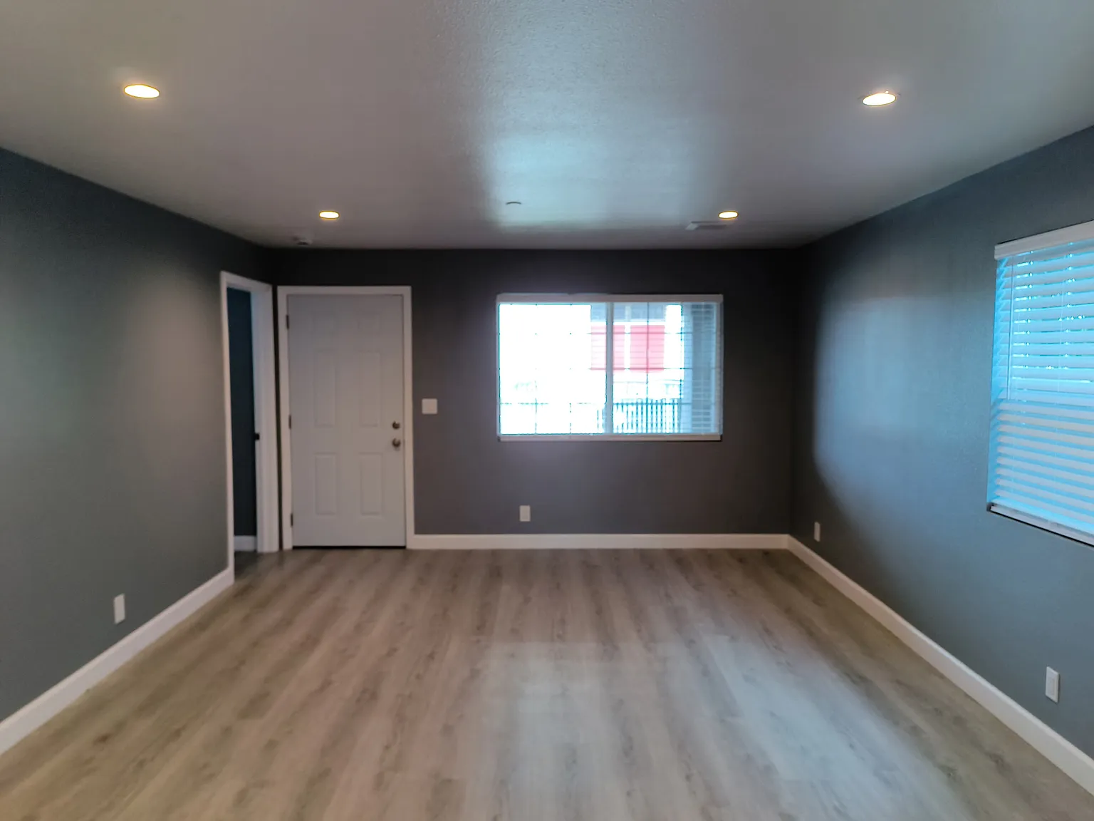 2 bed, 850 sqft, $2,800 — Photo 3
