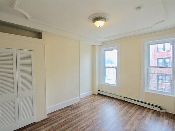 4th image of 90 Jordan Ave APT 4