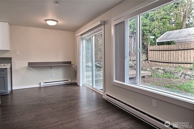 4th image of 12317 35th Avenue NE