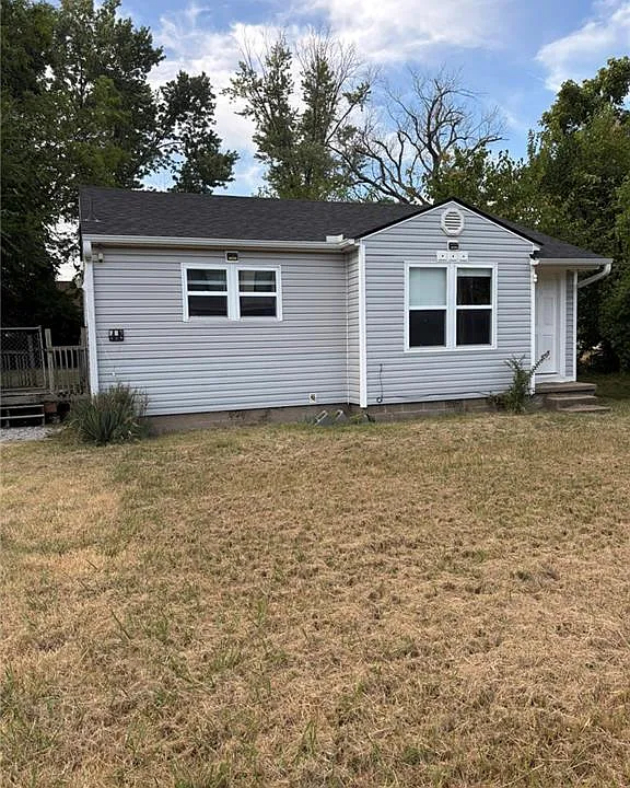 203 SE 7th St