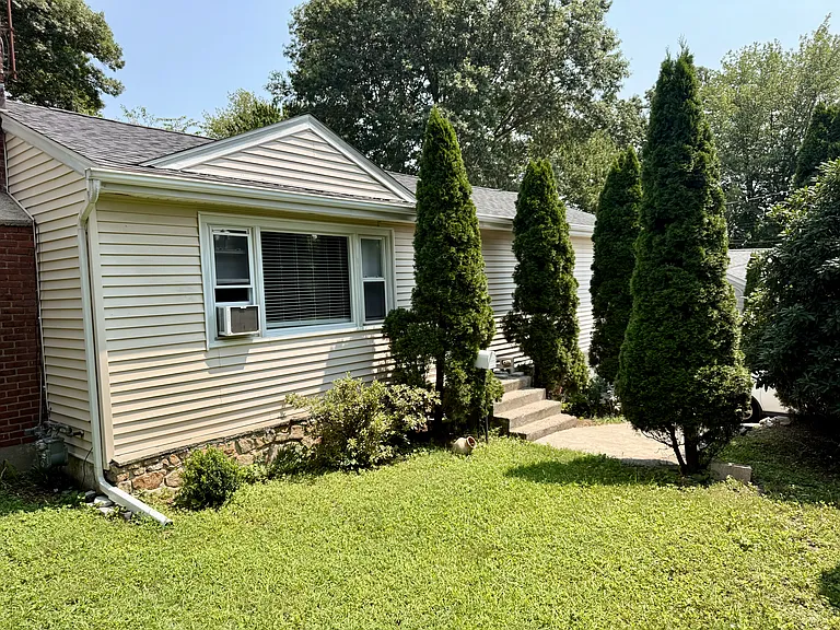 276 Griffin Ave — Photo 18
