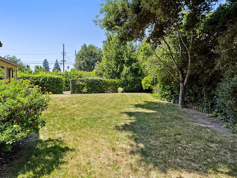 866 Woodland Ct — Photo 48
