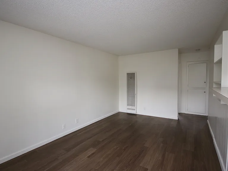 1005 S Marguerita Ave #A — Photo 2