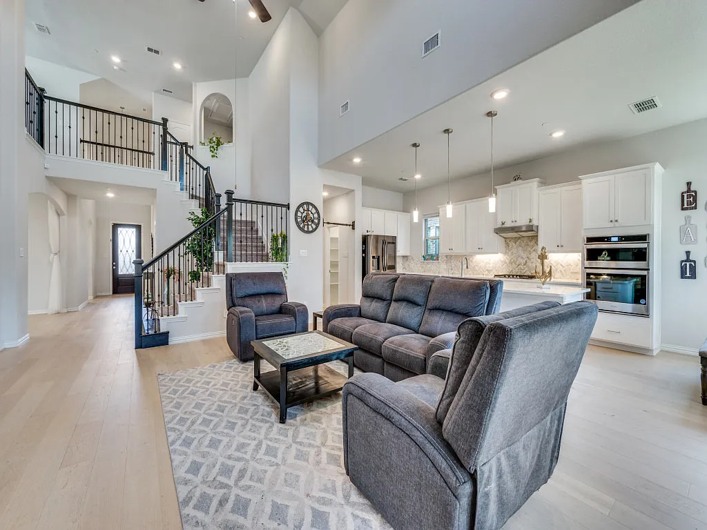 4 bed, 3049 sqft, $3,600 — Photo 4
