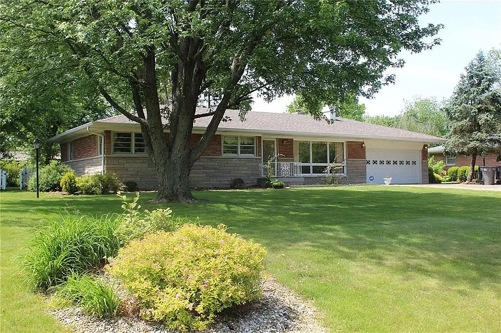 3 bed, 2.5 bath, 1378 sqft, $1,500 — Photo 3