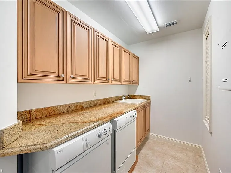 705 10th St S #301 — Photo 31