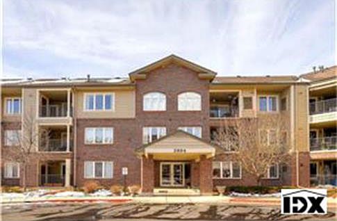 2 bedroom, 2 bath top floor condo