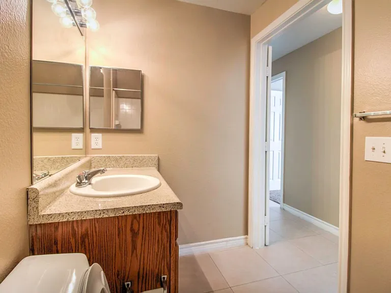 Madison Point Apartments — Photo 21