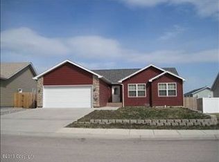 602 Lakeland Hills Dr, Gillette, WY 82716