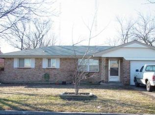 912 SW 3rd St, Moore, OK 73160
