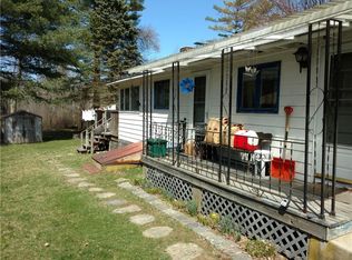 46 Robinwood Dr, Scituate, RI 02831