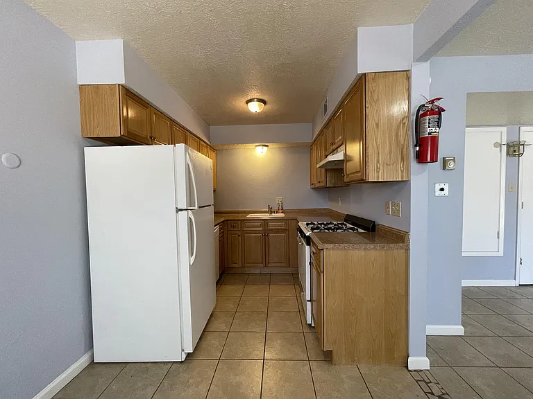 3621 Wellesley Dr NE #C — Photo 6