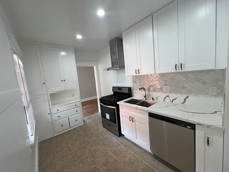 1424 E Florida St #A — Photo 11