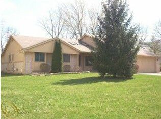 5833 Naneva Ct, West Bloomfield, MI 48322