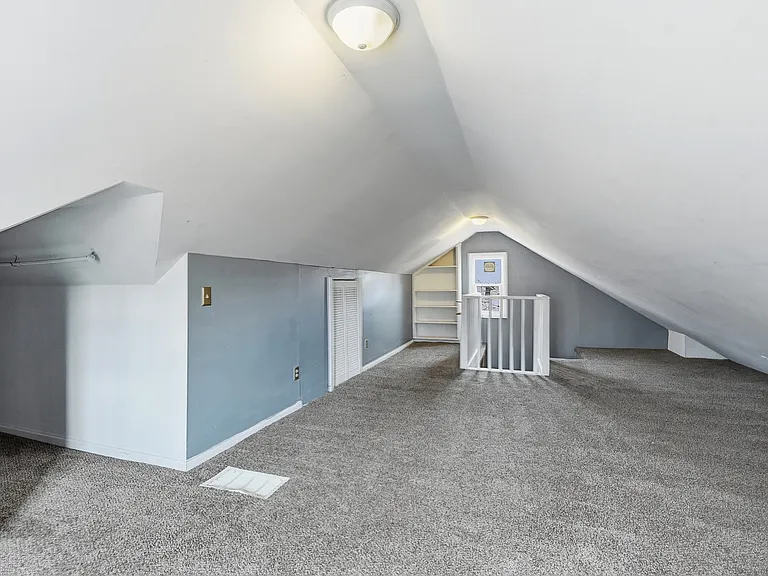 4709 Shirley St — Photo 18