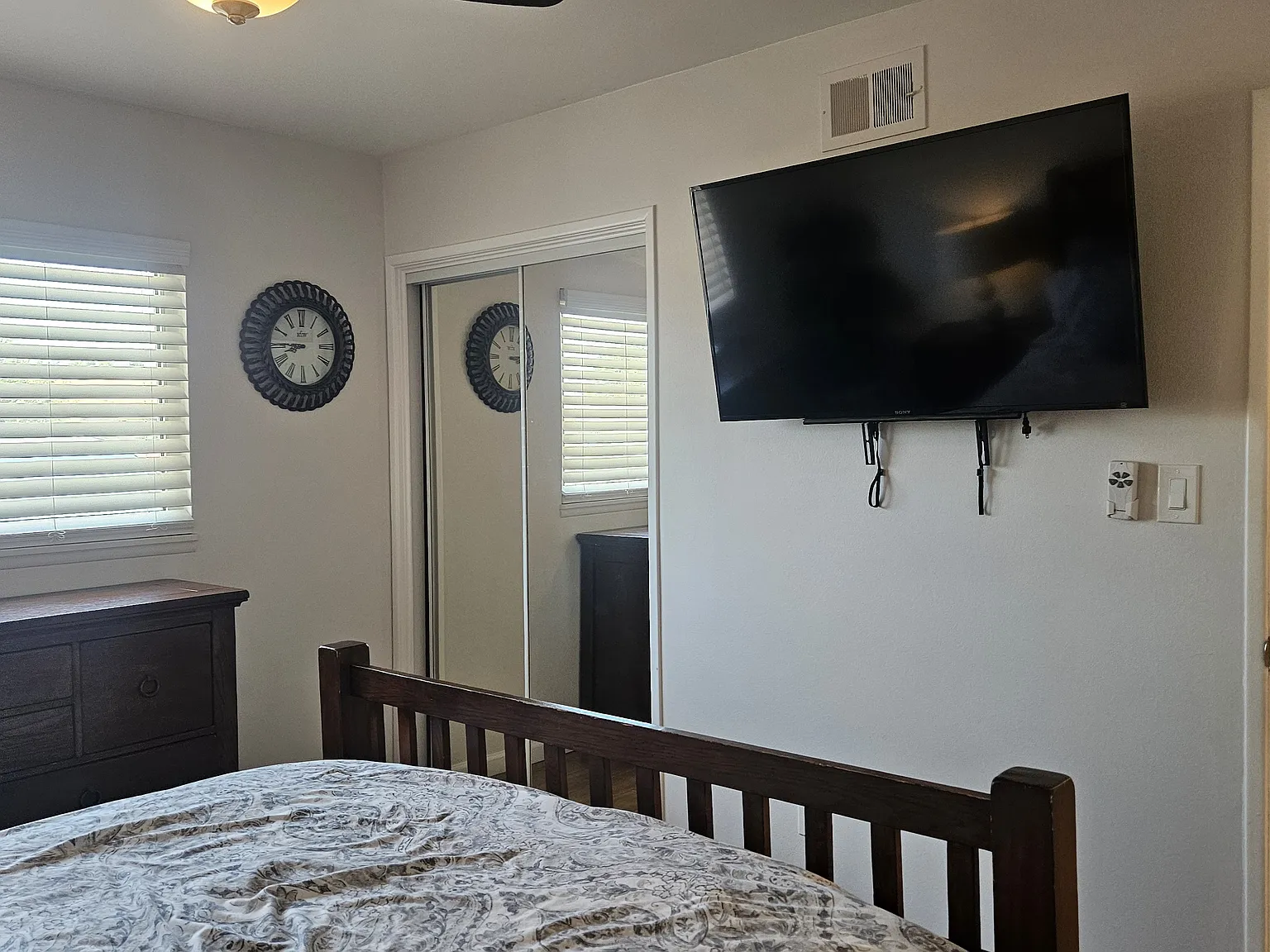 4 bed, 1383 sqft, $1,600 — Photo 2