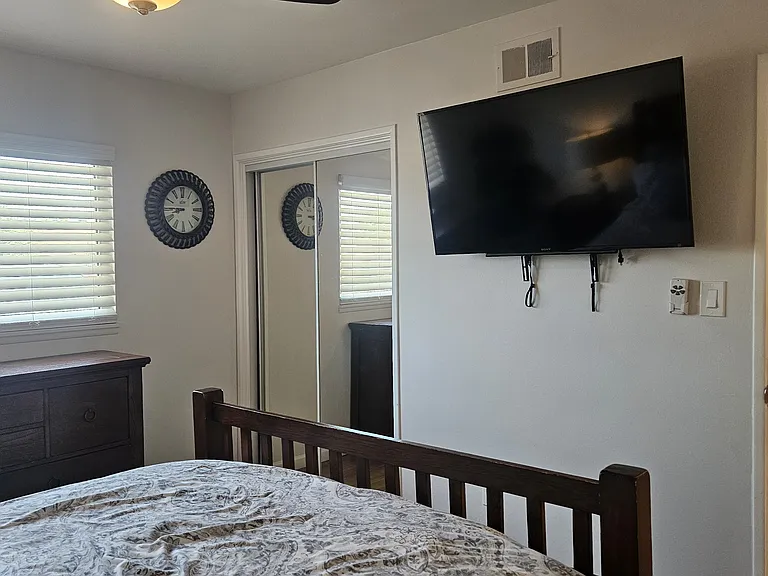 1775 Ionian St — Photo 2