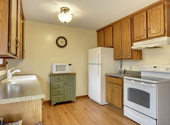 2nd image of 15045 W Vermillion Cir NE