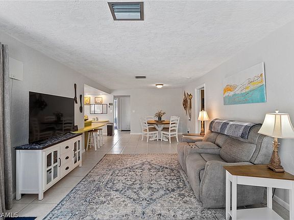 4th image of 5333 Chippendale Cir E