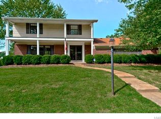 10061 Hilltop Dr, Saint Louis, MO