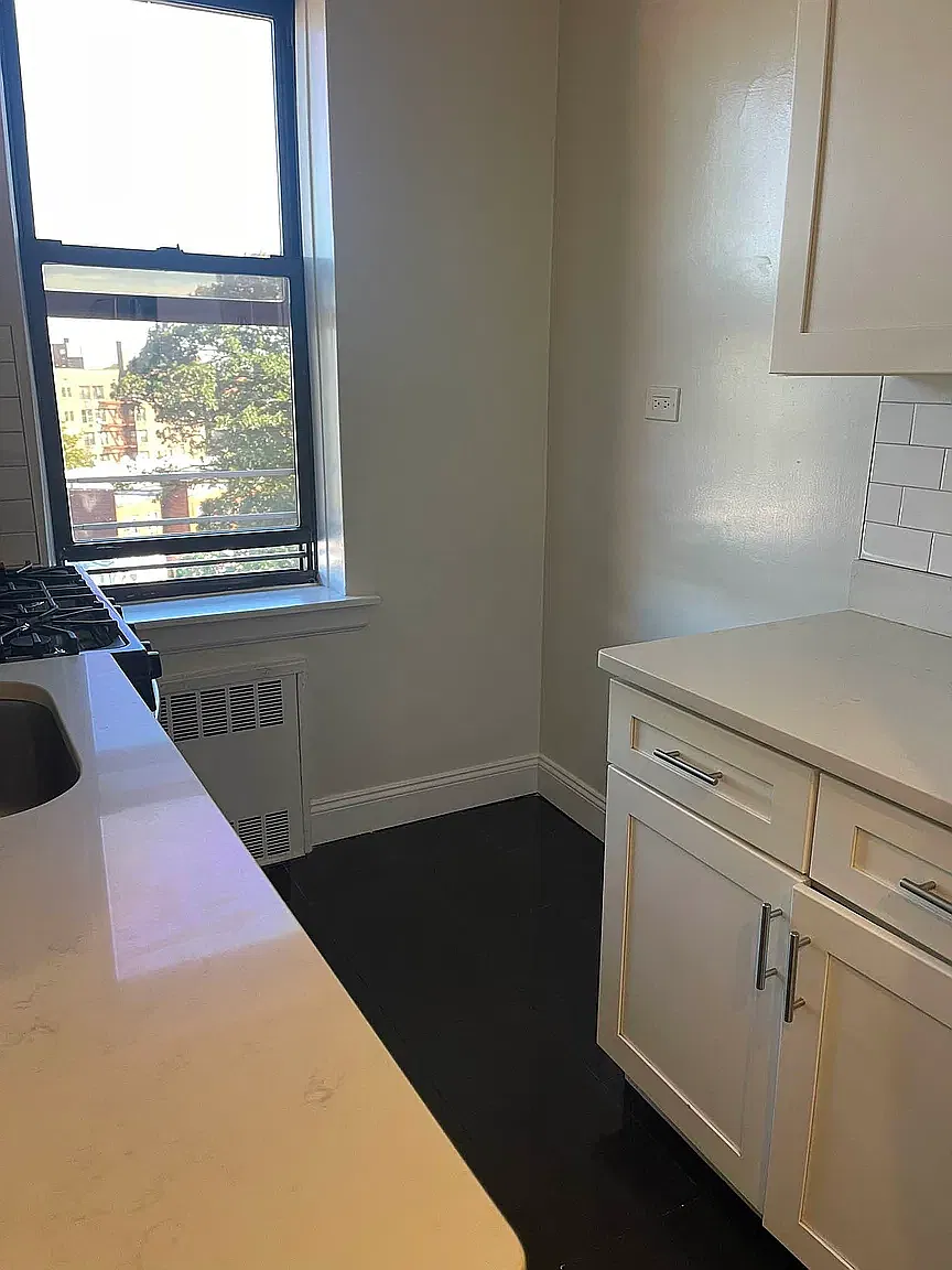141-30 Pershing Crescent — Photo 4