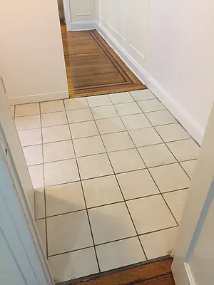 Rented by Metroline Realty | media 21