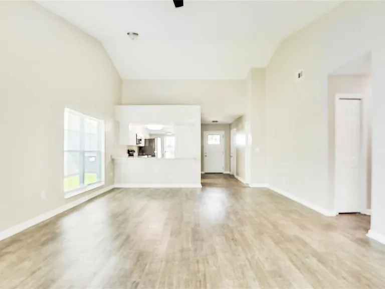 4023 Meandering Ct — Photo 16