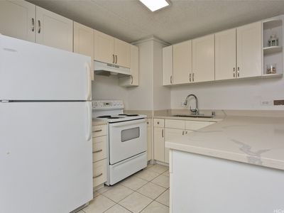 411 Hobron Ln APT 1204, Honolulu, HI, 96815