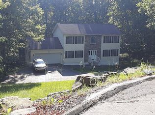 215 Regent St, Bushkill, PA 18324