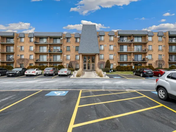 931 Arquilla Dr Unit 132, Glenwood, IL 60425