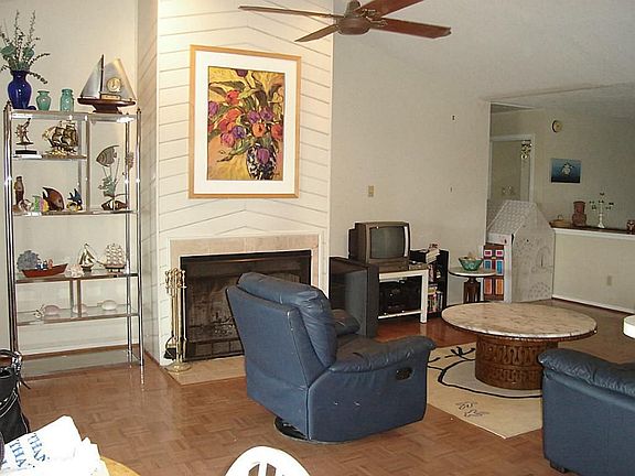 3rd image of 1107 Redfish St