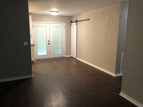 5th image of 1030 Mowbray St