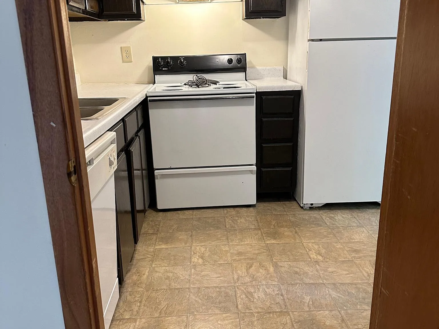 2 bed, 1.5 bath, 1200 sqft, $1,450 — Photo 4