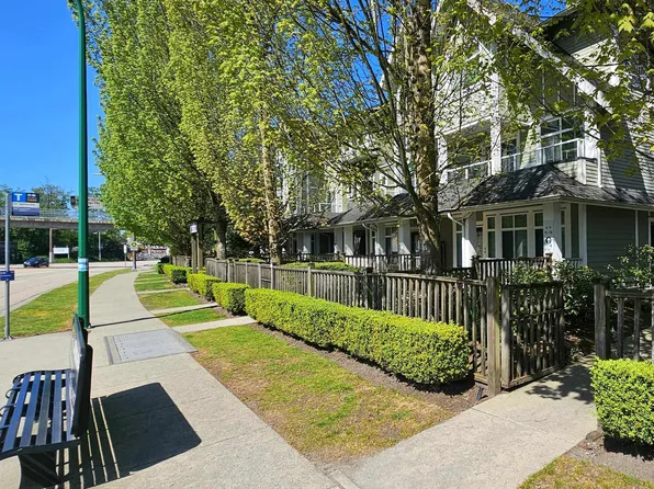 6965 Hastings St #47, Burnaby, BC V5B 1S9