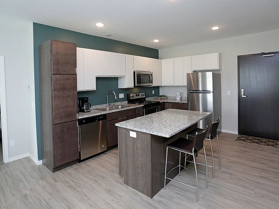 1st image of 1721 3rd St SW APT 210