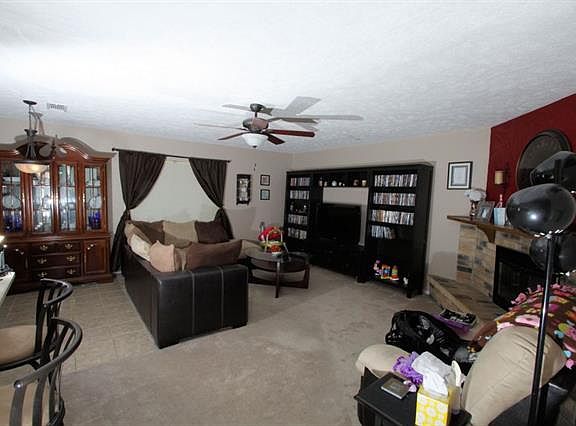 5th image of 7436 Sandhurst Ln S