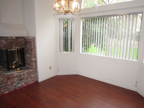 4th image of 185 N Plymouth Way