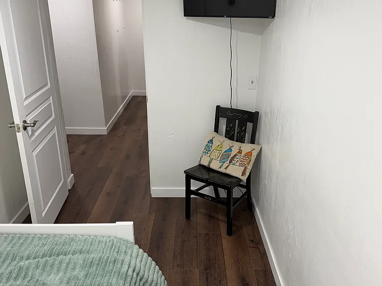 15 N 300 W — Photo 25