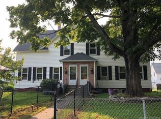 34-36 1st St, Plainfield, CT 06374