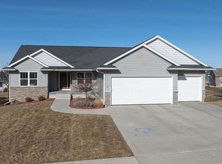 614 High Point Dr, Atkins, IA 52206