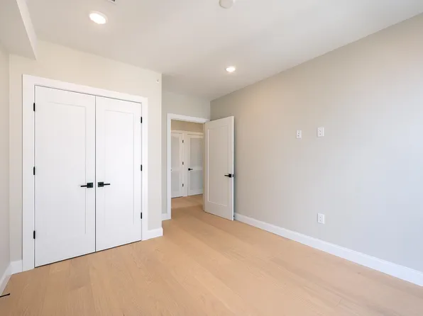 10 South Street image 25 of 39