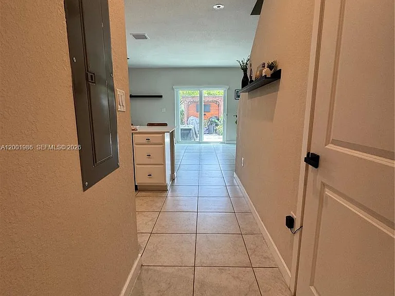 1009 NW 4th Ter #0 — Photo 6