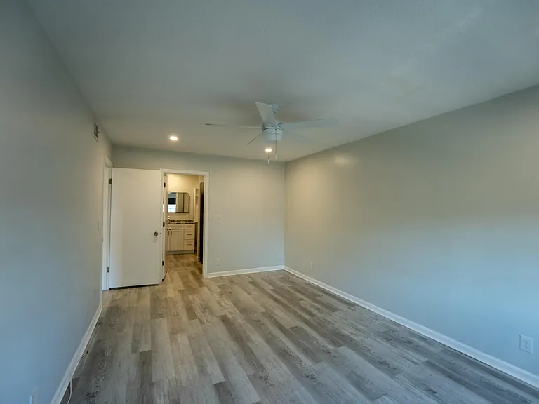 6231 Bay Club Dr #4 — Photo 9