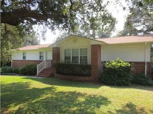 89 Shoreline Dr, Gulf Breeze, FL 32561