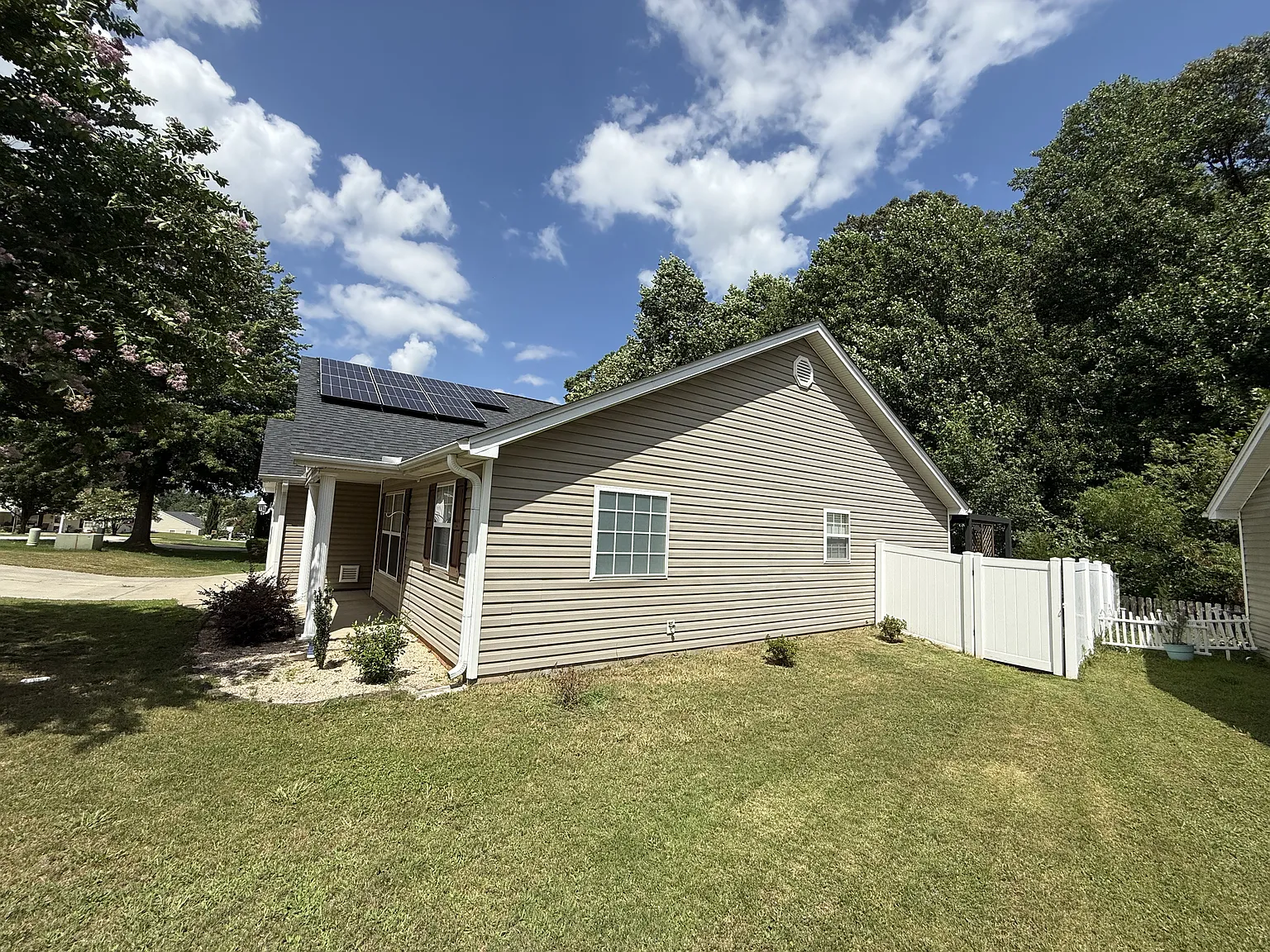 3 bed, 1326 sqft, $1,750 — Photo 4